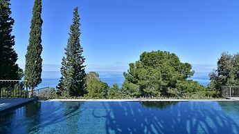 Villa Salone 8 Emma Villas