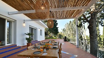 Villa Salone 8 Emma Villas