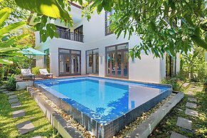 Luxury Pool Villas in Purama Villas