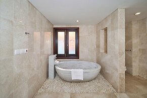 Luxury Pool Villas in Purama Villas