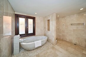 Luxury Pool Villas in Purama Villas