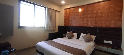 Hotel Avadh Palace