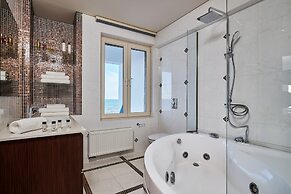 Rodo Seafront Villa with private pool