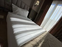 Doanesia Premium Hotel & Spa