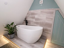 Brecknock Cheviot - The Sheepfold