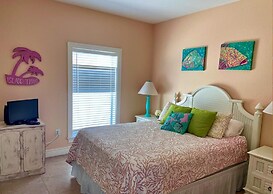 Sans Souci 6 Bedroom Home by RedAwning