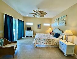 Sans Souci 6 Bedroom Home by RedAwning