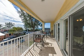 Sans Souci 6 Bedroom Home by RedAwning