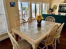 Sans Souci 6 Bedroom Home by RedAwning