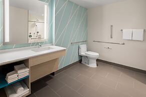 avid hotel Brooklyn Dyker Heights by IHG