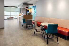 avid hotel Brooklyn Dyker Heights by IHG