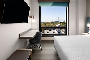 avid hotel Brooklyn Dyker Heights by IHG