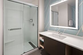 avid hotel Brooklyn Dyker Heights by IHG