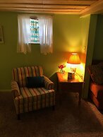 Rustic Beach Front Basement Apt, Pet Friendly Wi-fi 2 Bedroom Apts by 