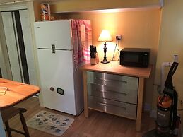 Rustic Beach Front Basement Apt, Pet Friendly Wi-fi 2 Bedroom Apts by 