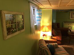 Rustic Beach Front Basement Apt, Pet Friendly Wi-fi 2 Bedroom Apts by 