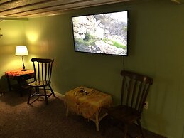 Rustic Beach Front Basement Apt, Pet Friendly Wi-fi 2 Bedroom Apts by 