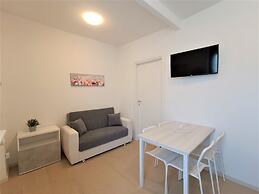 Winter Spring Summer Apartments