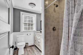 Bright and Modern Close to Everything