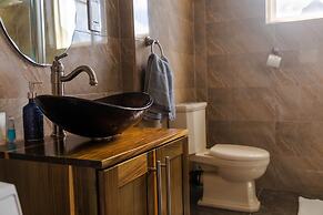 Topaz Apartment Villa - Piton View