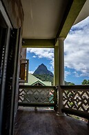 Topaz Apartment Villa - Piton View