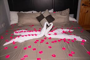 Topaz Apartment Villa - Piton View