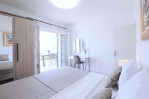 Luxury Beachfront Villa With Pool for two Families