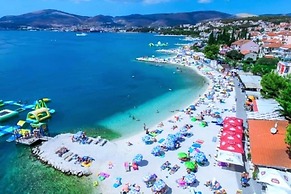 Luxury Beachfront Villa With Pool for two Families