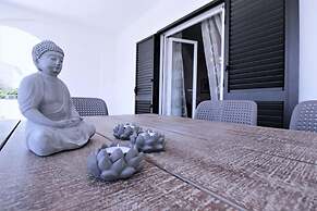 Luxury Beachfront Villa With Pool for two Families