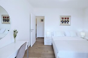 Luxury Beachfront Villa With Pool for two Families