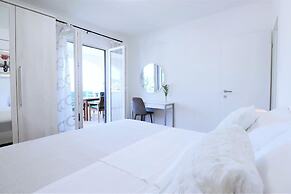 Luxury Beachfront Villa With Pool for two Families