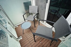 RivetStays - The Atmos