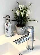 RivetStays - The Atmos