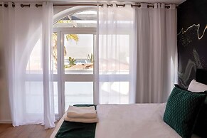 YalaRent Ivy Villa with Private Pool