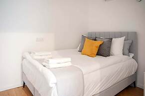 YalaRent Ivy Villa with Private Pool