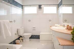 YalaRent Ivy Villa with Private Pool