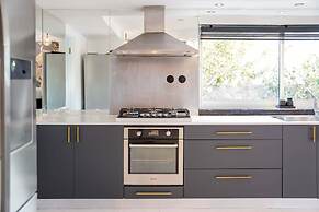 YalaRent Ivy Villa with Private Pool