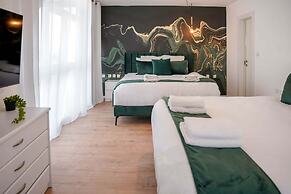 YalaRent Ivy Villa with Private Pool