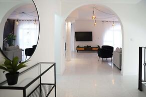 YalaRent Ivy Villa with Private Pool