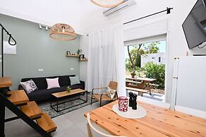YalaRent Valley view complex In Merhavia with Private heated Pool
