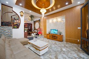 D&C House Luxury - Homestay Da Nang