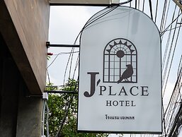 J Place Hotel