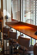J Place Hotel