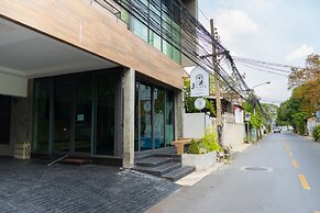 J Place Hotel