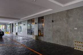 J Place Hotel