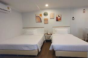 J Place Hotel