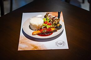 J Place Hotel