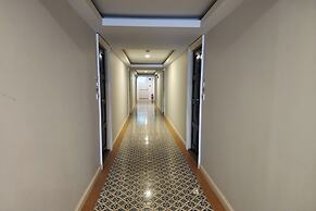 J Place Hotel