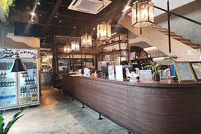 J Place Hotel