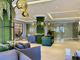 Grand Eska Hotel & Suite